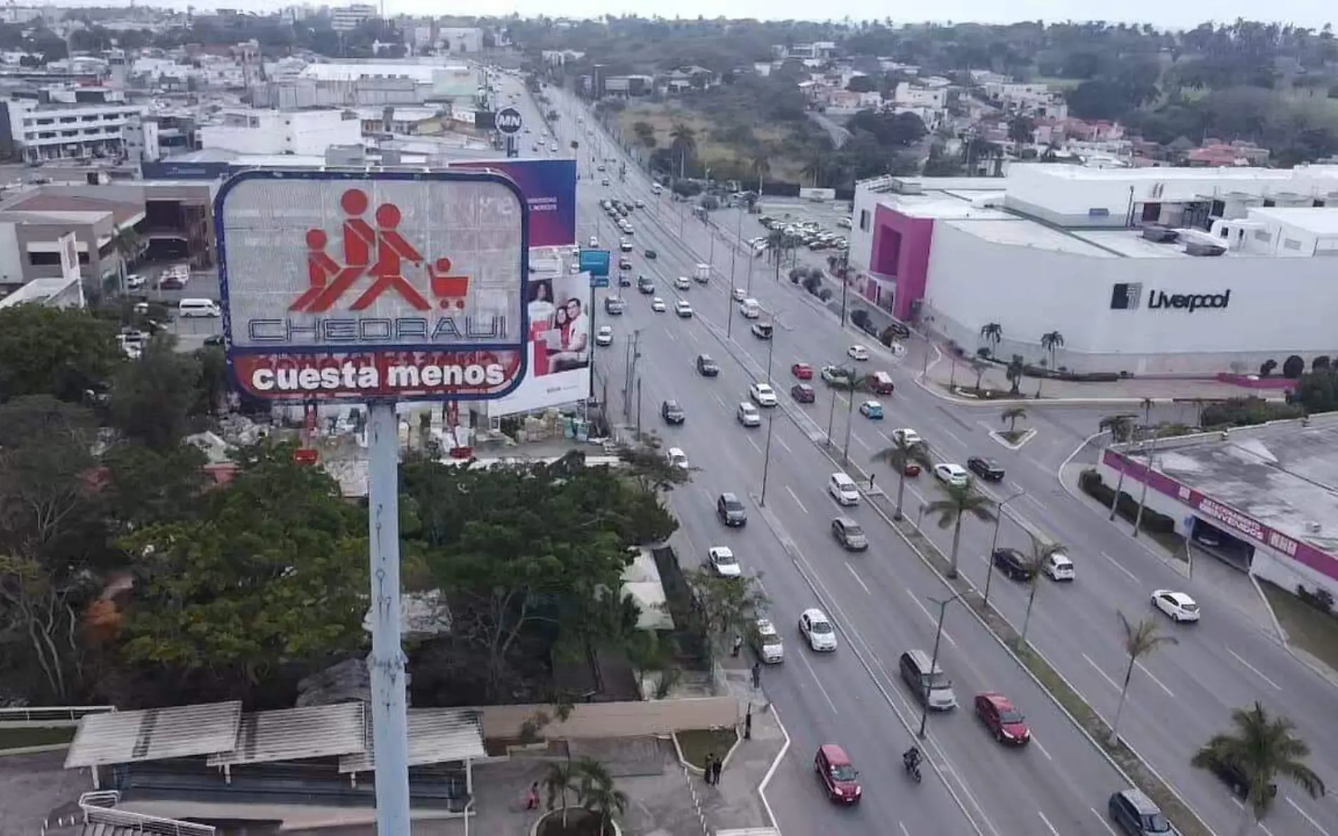 Con tienda llena, así lució Chedraui Plaza Crystal en su día de cierre José Luis Tapia (2)